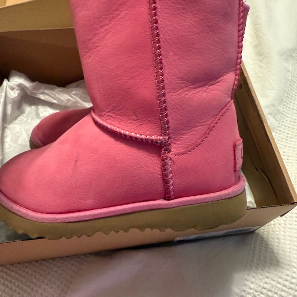 Girls UGGS SIZE 11 - Picture 5 of 7